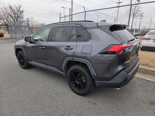 2020 Toyota RAV4 LE