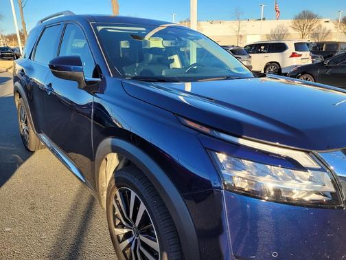 2023 Nissan Pathfinder Platinum 4WD