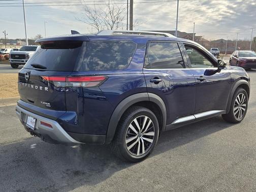 2023 Nissan Pathfinder Platinum 4WD