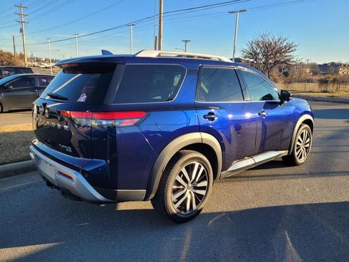 2023 Nissan Pathfinder Platinum 4WD