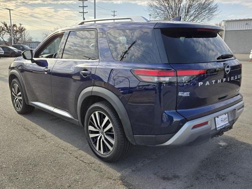 2023 Nissan Pathfinder Platinum 4WD