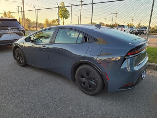 2025 Toyota Prius LE