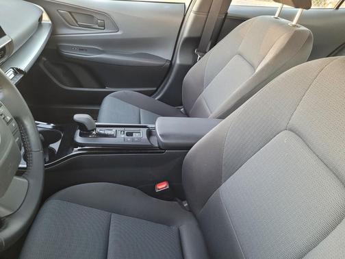 2025 Toyota Prius LE