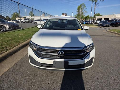 Pure White 2022 Volkswagen Jetta 1.5T S