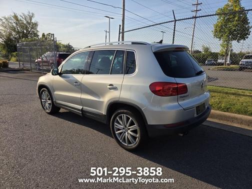 White Gold Metallic 2013 Volkswagen Tiguan SE