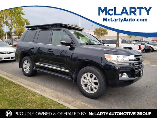 2017 Toyota Land Cruiser Base