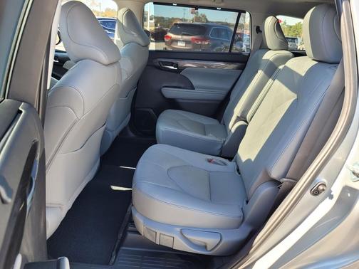 2020 Toyota Highlander Platinum