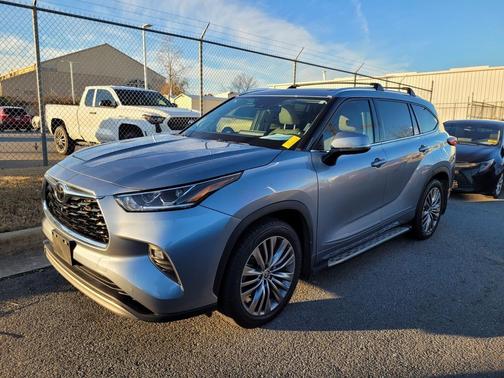 2022 Toyota Highlander Platinum