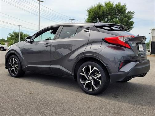 2022 Toyota C-HR XLE