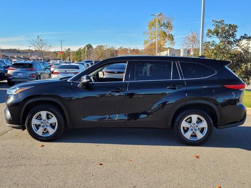 2022 Toyota Highlander L