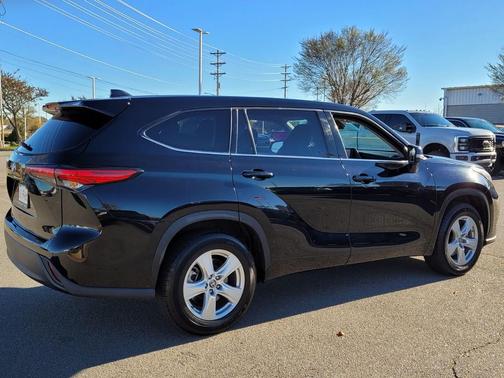 2022 Toyota Highlander L