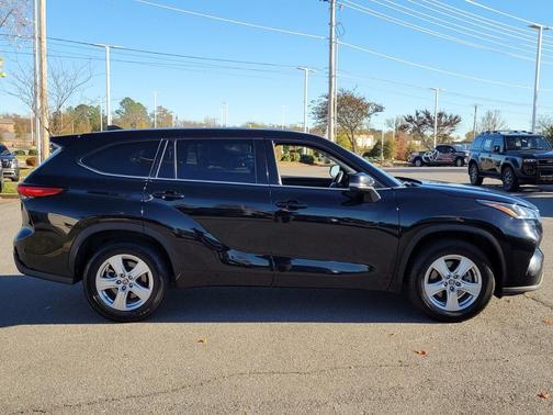 2022 Toyota Highlander L
