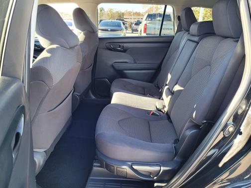 2022 Toyota Highlander L