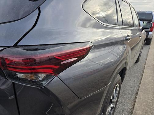 2025 Toyota Highlander XLE