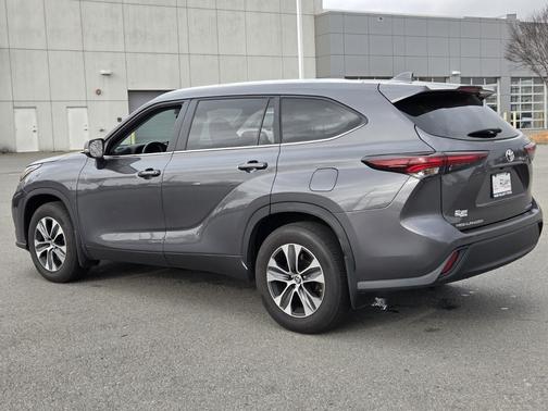 2025 Toyota Highlander XLE