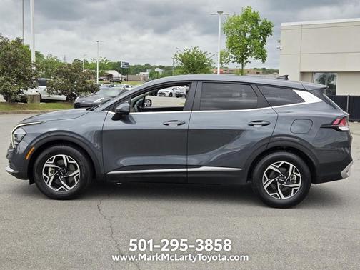 Gravity Gray 2024 Kia Sportage LX