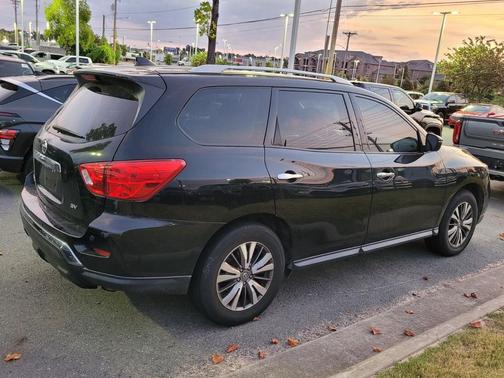 2020 Nissan Pathfinder SV