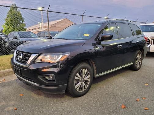 2020 Nissan Pathfinder SV