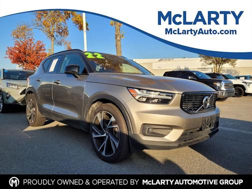 2022 Volvo XC40 T5 R-Design