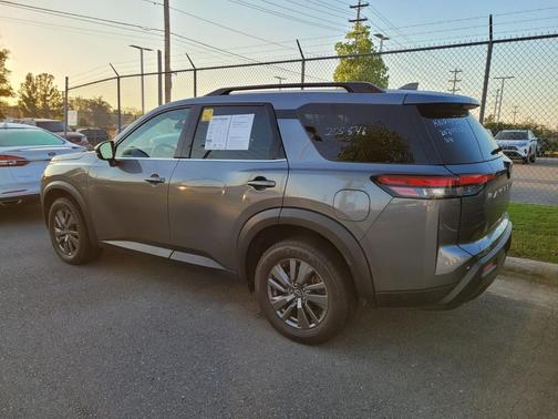 2023 Nissan Pathfinder SV FWD