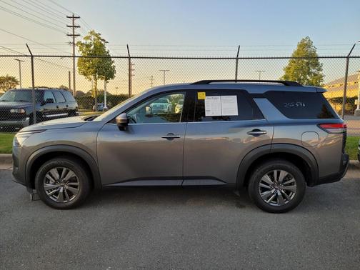 2023 Nissan Pathfinder SV FWD