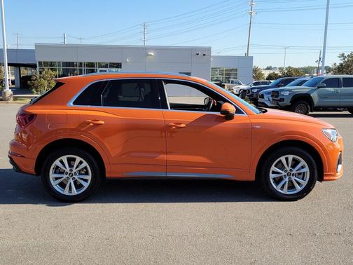 2024 Audi Q3 Premium 45 TFSI S line quattro Tiptronic