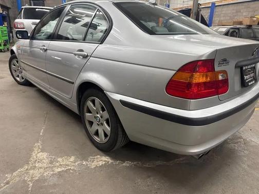 2005 BMW 325 