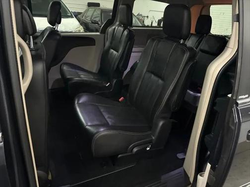 2014 Chrysler Town & Country Touring