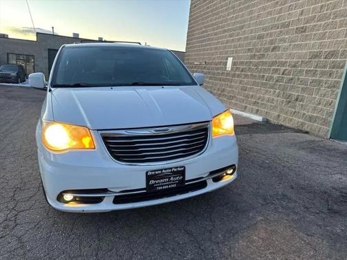 2014 Chrysler Town & Country Touring