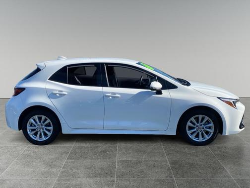 Ice 2024 Toyota Corolla Hatchback SE