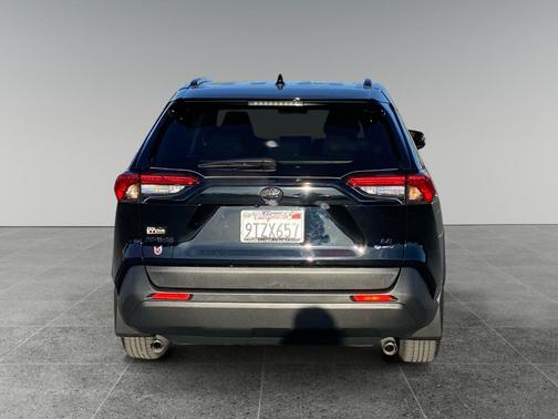 2025 Toyota RAV4 Hybrid LE