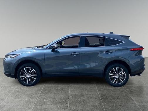 Coastal Gray Metallic 2024 Toyota Venza LE