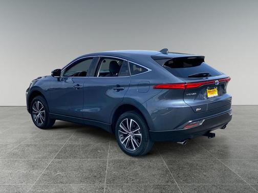 Coastal Gray Metallic 2024 Toyota Venza LE