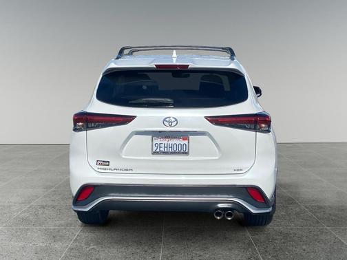Wind Chill Pearl 2023 Toyota Highlander XSE