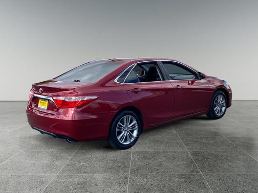 Ruby Flare Pearl 2016 Toyota Camry SE
