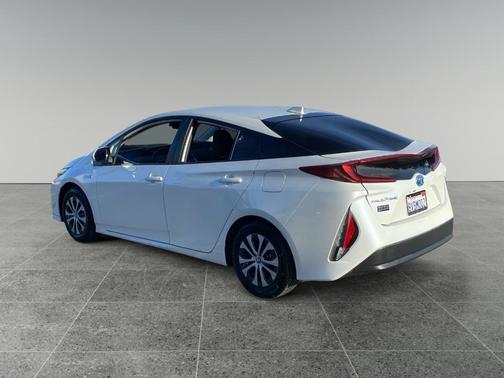 2021 Toyota Prius Prime LE