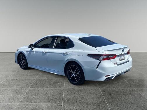 Ice Edge 2023 Toyota Camry SE