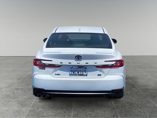 Ice Cap 2026 Toyota Camry SE