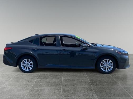 UNDERGROUND 2025 Toyota Camry LE
