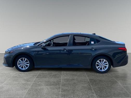 UNDERGROUND 2025 Toyota Camry LE