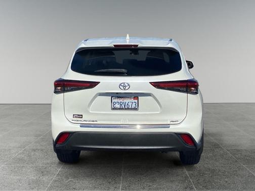 2020 Toyota Highlander L