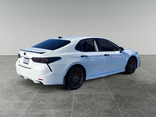 2024 Toyota Camry Hybrid SE