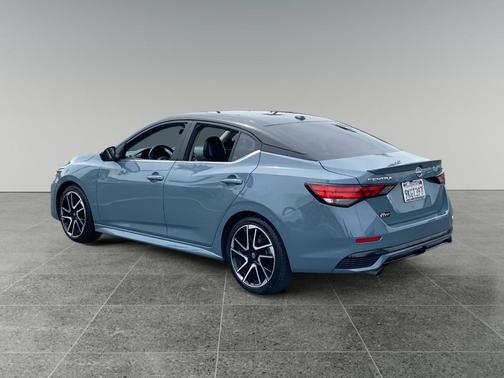 2t Gry Blk Roof 2024 Nissan Sentra SR