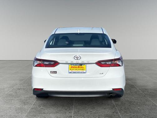 Ice 2024 Toyota Camry LE