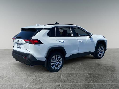 Pearl 2024 Toyota RAV4 XLE Premium