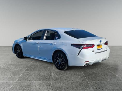 2023 Toyota Camry Hybrid SE