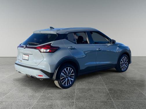Boulder Gray Metallic 2024 Nissan Kicks SV