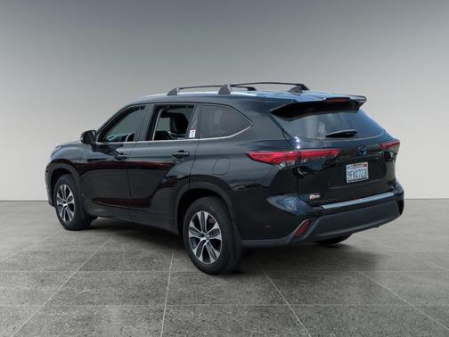 2023 Toyota Highlander Hybrid XLE
