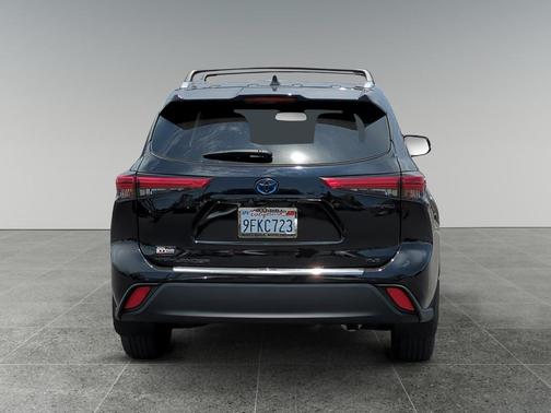 2023 Toyota Highlander Hybrid XLE