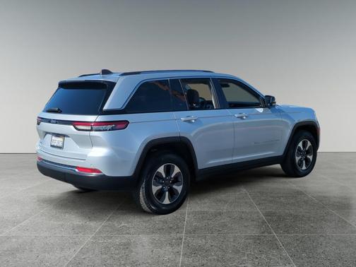 2022 Jeep Grand Cherokee 4xe Base